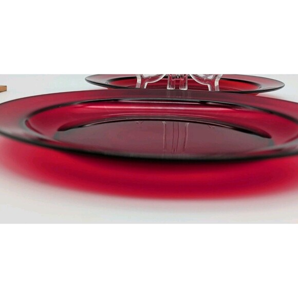 Vtg Arcoroc Ruby Red Classique Glass 9 1/2” Dinner Rimmed Plates Set Of 2 - Picture 3 of 4